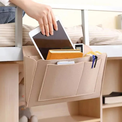 🛏️50 % RABATT! Hängande förvaringspåse vid sängen – flera fickor, mjuk filt och verktygsfri montering. Allt inom räckhåll!✅