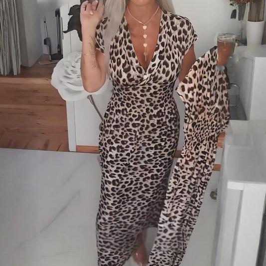 V-ringad klänning med leopardmönster för kvinnor