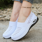 👟 50% RABATT NU! 🍃 Dam Andningsbara Mesh Slip-Ons – Halksäker Massage Sula & Ultralätt – Stötdämpande & Flexibel 💨